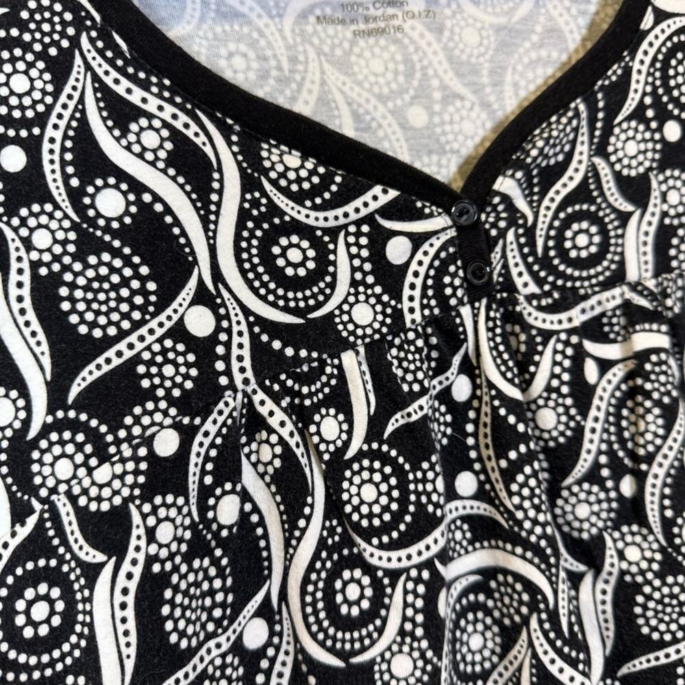 Relativity, Chic Black And White Patterned Blouse… - image 2